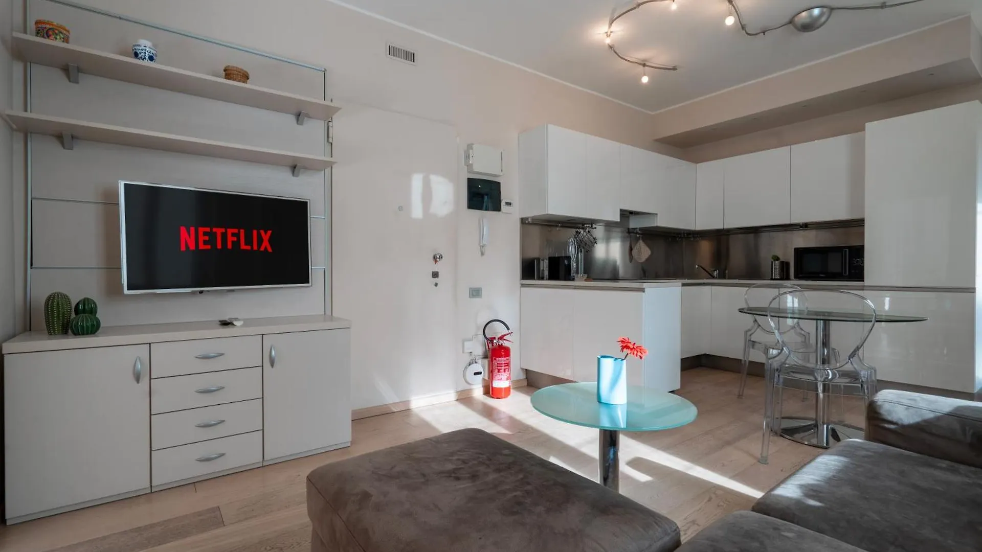 Repubblica Premium Apartment Mediolan 0*,