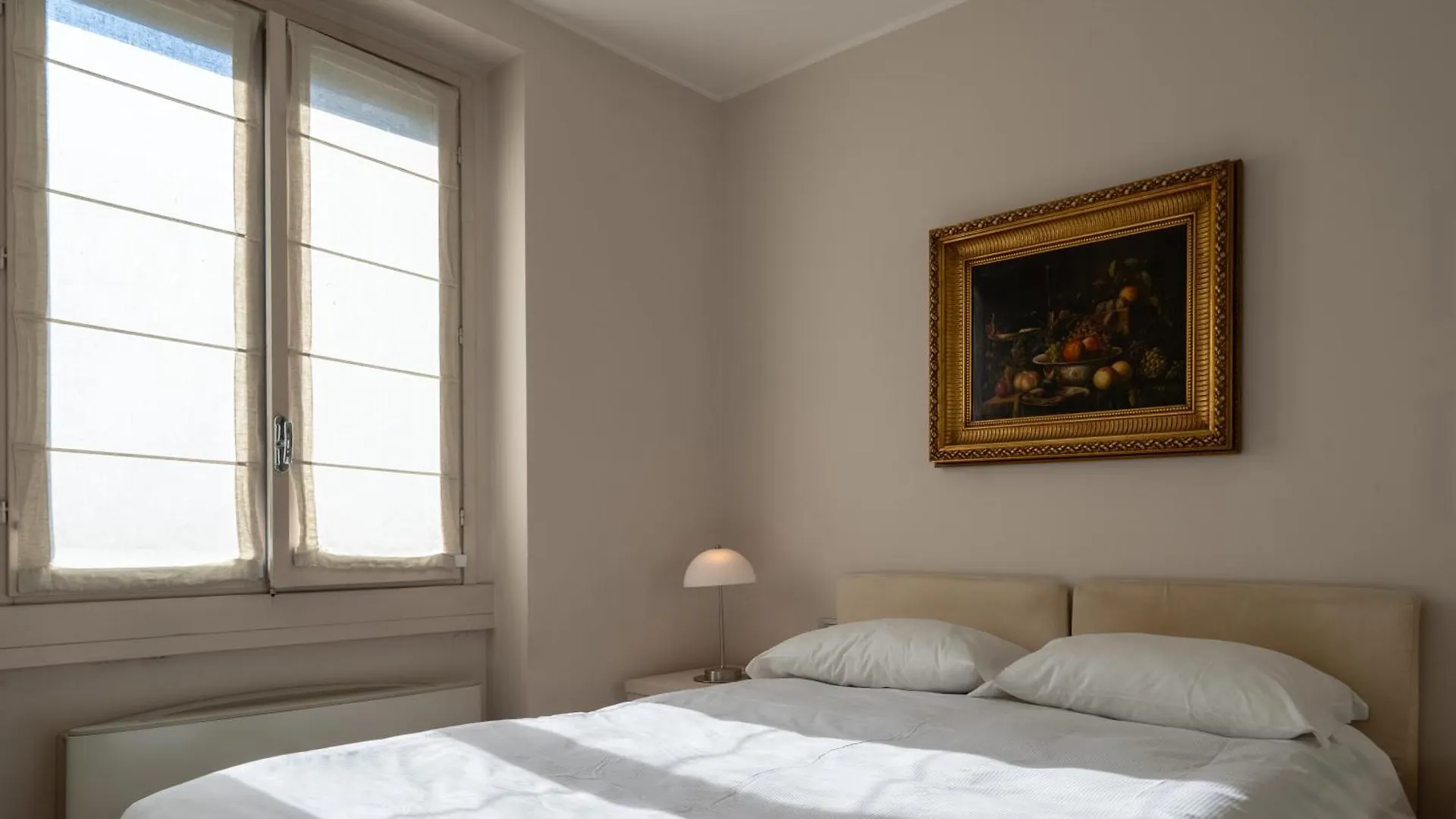 Repubblica Premium Apartment Milan Italy